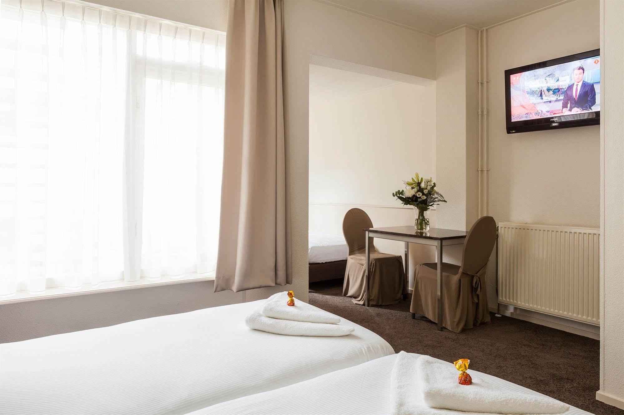 Hotel Stad En Land Алкмар Экстерьер фото